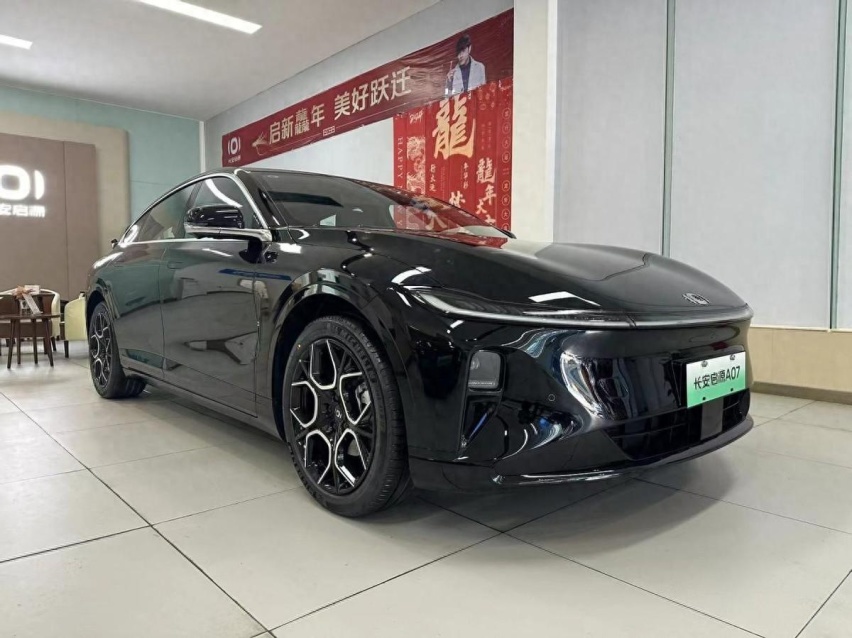 探店实拍|小米SU7“一时爽”，启源A07“才香”？