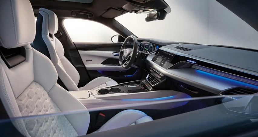 99.98万起售，奥迪e-tron GT上市，在高端纯电轿跑市场有竞争