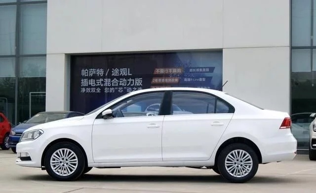 从一代神车到滴滴典范 6万价格 6L油耗 难为TA了