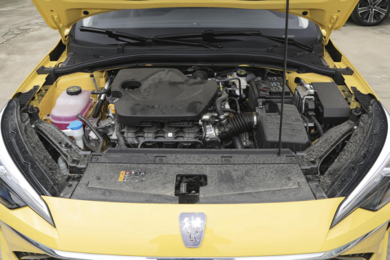 荣威i5限时优惠价4.99万元起，1.5L动力，定位紧凑型轿车