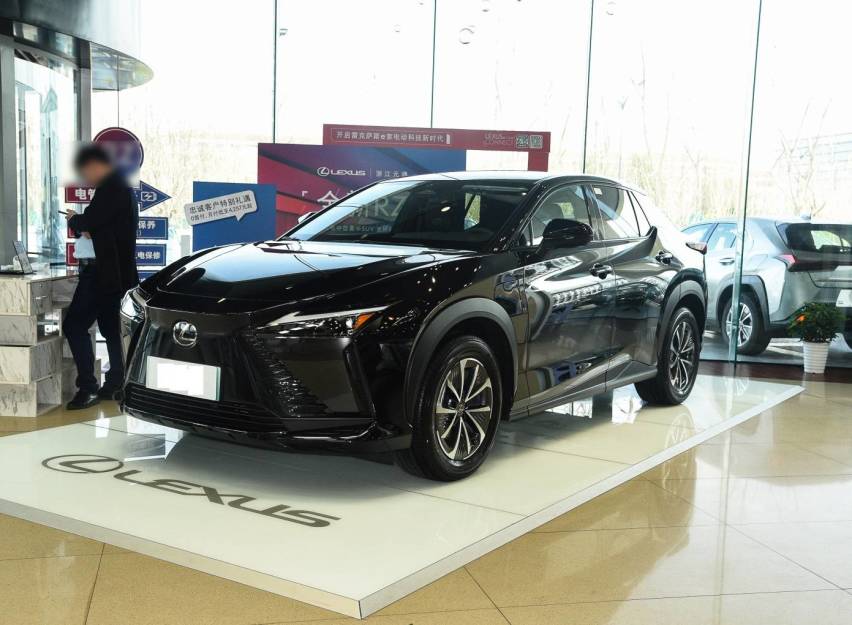 雷克萨斯首款纯电SUV，顶配接近37万，这车到底值不值得买？