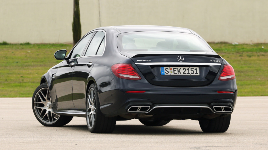 2021年梅赛德斯-AMG E63的外观图再次曝光