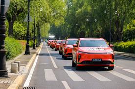 绿茵烟火与车轮共鸣：东风风神要做楚超“第18支队伍”