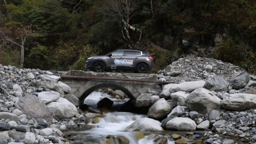 川西试驾天逸PHEV，开车也能拥有泡温泉一般的享受