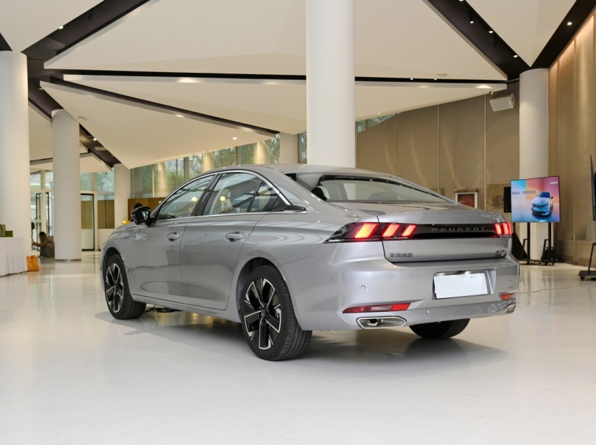 2023款标志508L：配1.8T+8AT，智能升级，价格更低