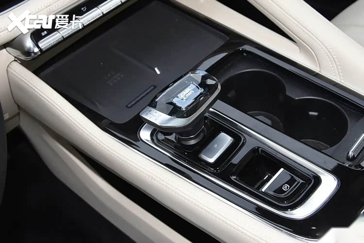 限时9.67万起，油耗3.98L + 轴距2800mm ，这辆国产混动