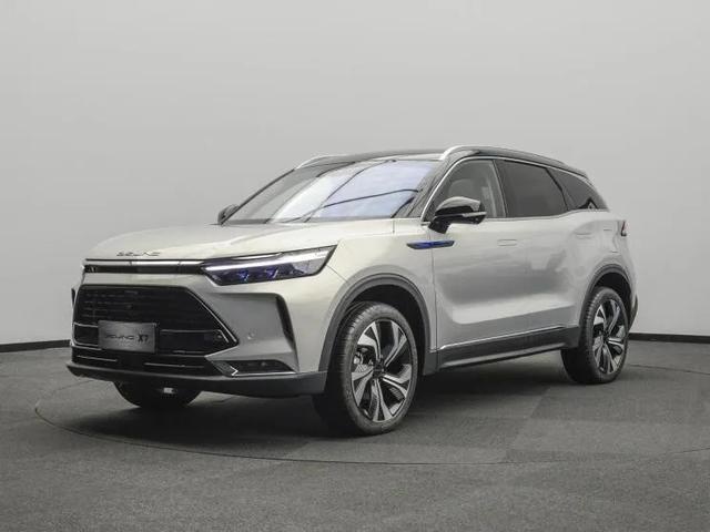 推新车标后，首款新车BEIJING-X7，预售10万起