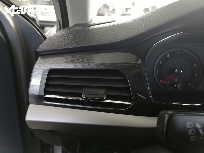 闲来无事看看全新一代朗逸这个车