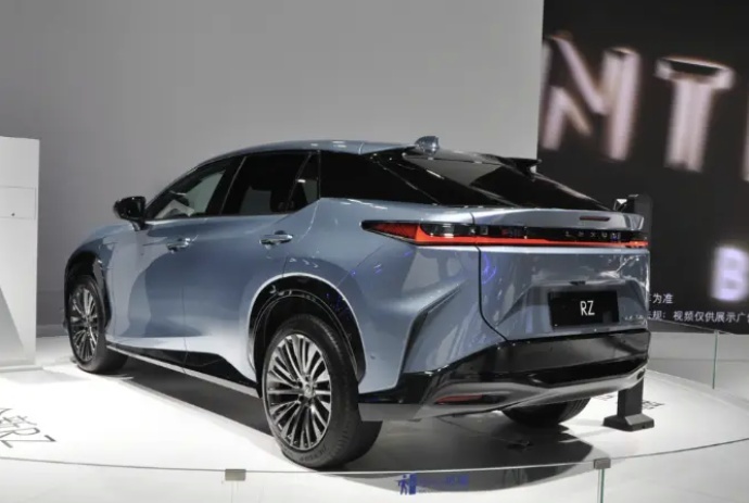 降价5100／续航520公里，纯电中型SUV雷克萨斯RZ 36.99万