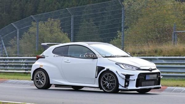 丰田小钢炮全新GRMN Yaris现身纽北赛道测试