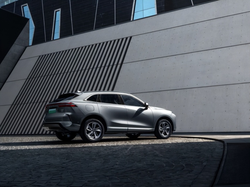 魏牌新摩卡DHT-PHEV「震撼」上市，它能重塑大五座SUV市场格局吗