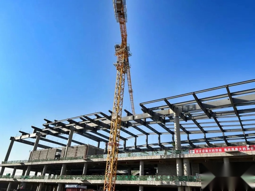 咸阳机场停车场收费多少钱一天，西安机场停车一天24小时多少钱
