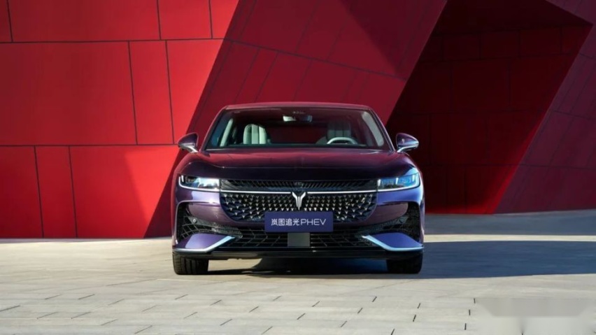 续航1200公里，解决你续航焦虑的岚图追光PHEV