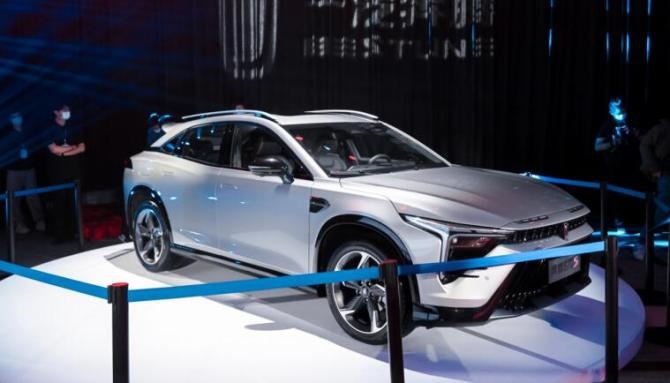 新知达人, 跑车+SUV+轿车 一汽奔腾SUV“B70S”亮相 明年上市