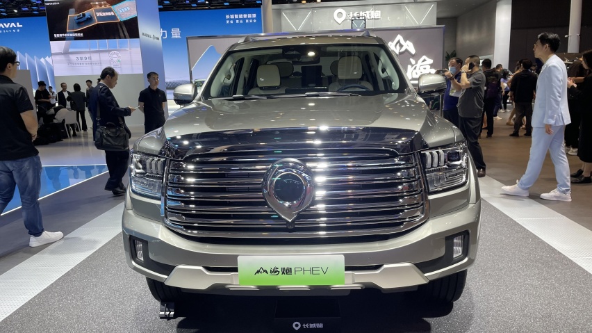 续航900km！长城炮首款插混版皮卡亮相上海车展
