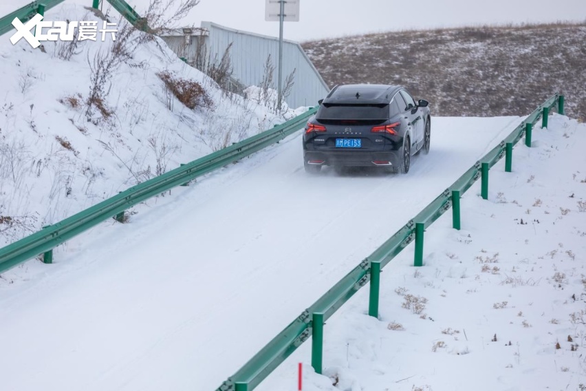 零下30℃的极限挑战：凡尔赛C5X和508L征服2025极寒驾控安全验