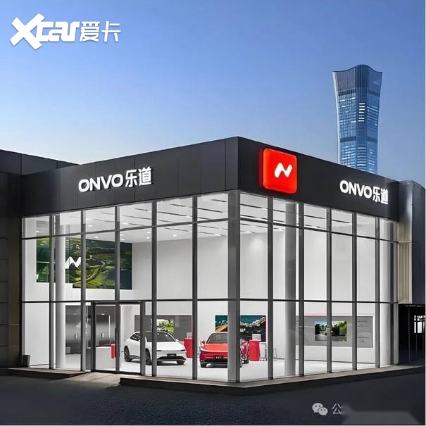【E汽车】跨越硬件迭代鸿沟，智能汽车迎来技术普惠新局