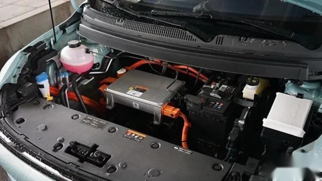 十万预算买纯电SUV,几何E最高续航有401km,值得买吗?