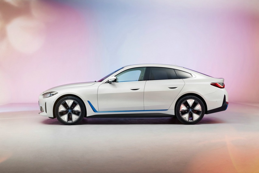 2022-BMW-i4-EV-12.jpg