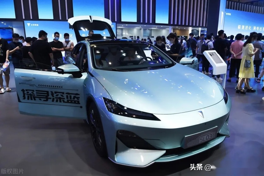 深蓝SL03降价改款后，性价比大增，选哪款最合适？