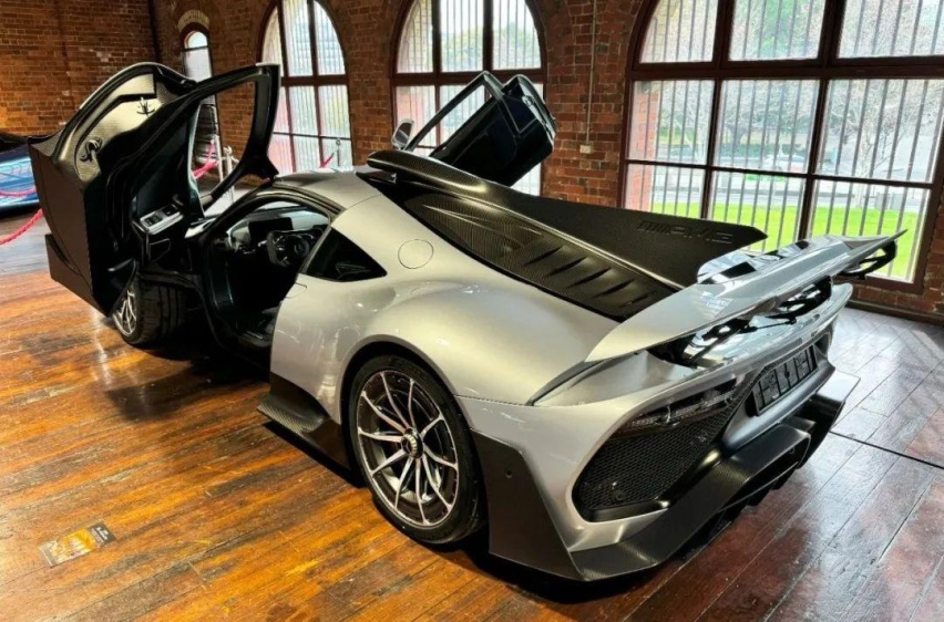 实拍全澳首台AMG ONE，全世界年纪最大的车主？