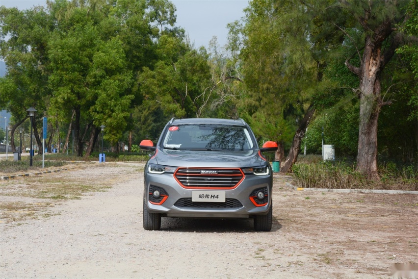 10万预算买SUV，哈弗这台1.5T帅气新车很适合年轻人！
