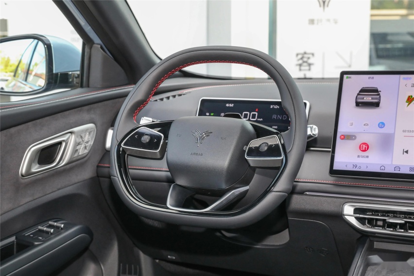 10万级纯电SUV，轴距2700mm，续航501km，哪吒X值得买吗？
