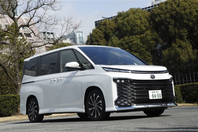 真正适合普通家庭的车?丰田新一代主力MPV车型Noah/Voxy图解