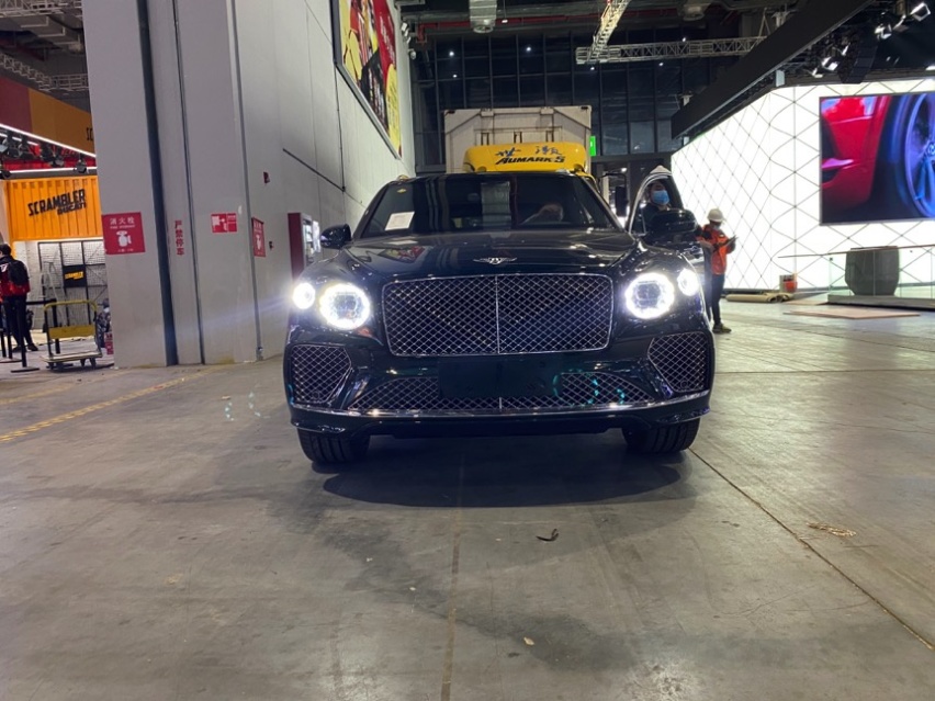 2021上海车展探馆：宾利添越PHEV