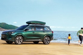 赛力斯开始发力了！7座中型SUV续航1300km，油耗0.94L，才7.98万