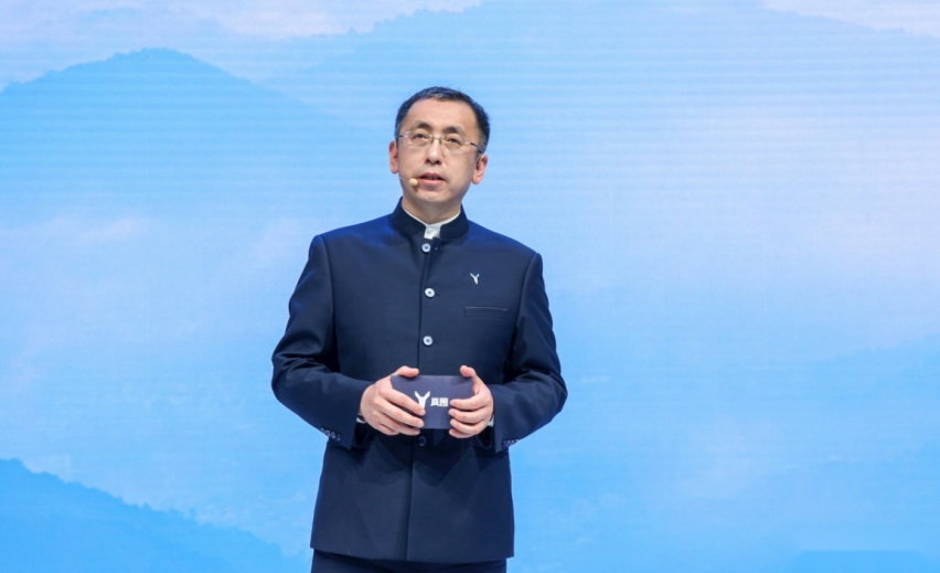 岚图品牌升级，首款轿车上市，追光打造中式新豪华