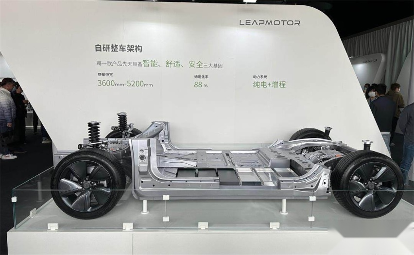 15万价格50万品质！车长超5米 入门即高配 这轿车太卷了