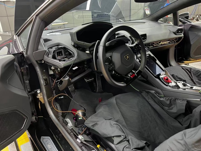 兰博基尼evo升级原厂倒车影像 carplay功能完美效果展示