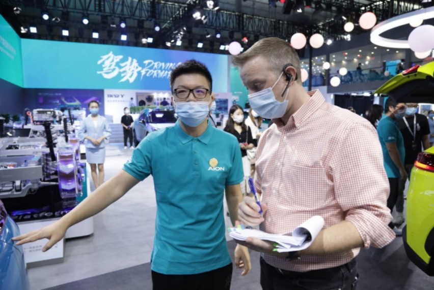 广汽埃安独立后的第一份“战书”就投向了燃油车
