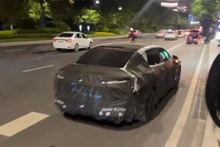 下半年纯电轿车：新款Model 3价格成焦点，国产电动“帕梅”来了