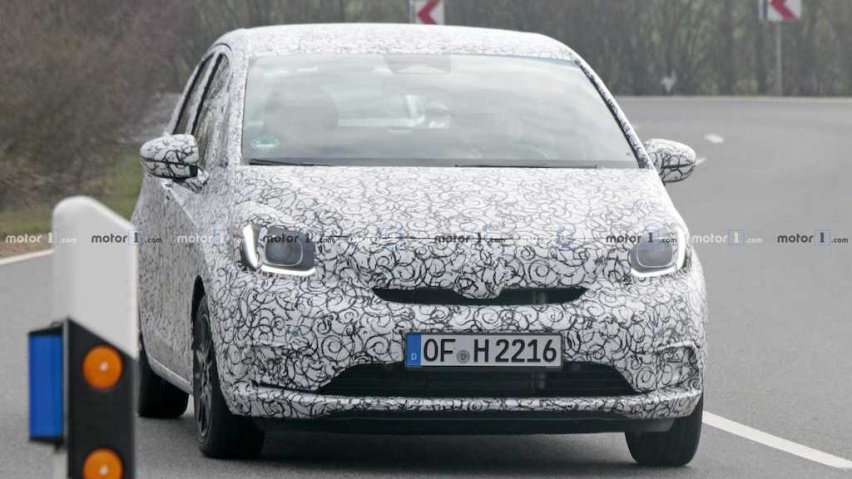 next-gen-honda-fit-jazz-spy-photo.jpg