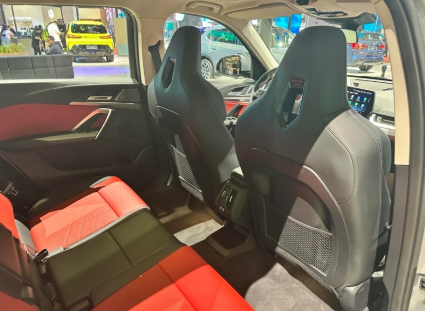 谁最值得买？凯迪拉克GT4、宝马X1、林肯冒险家同台，看完有答案