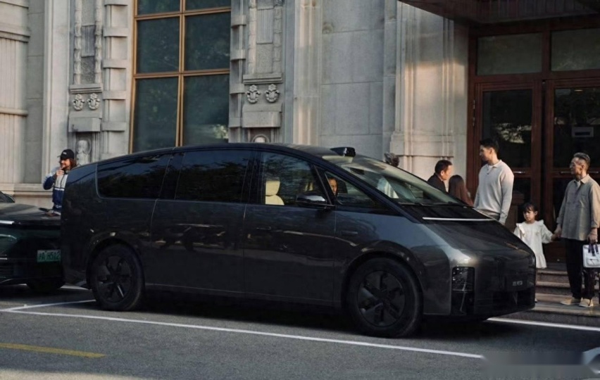 一家七口，2024建议买多座车，看看这6款车，空间大，动力猛