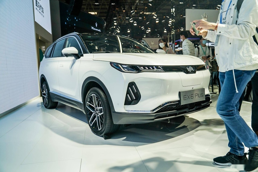 兼顾家用商用 2020北京车展实拍威马EX6 Plus 6座