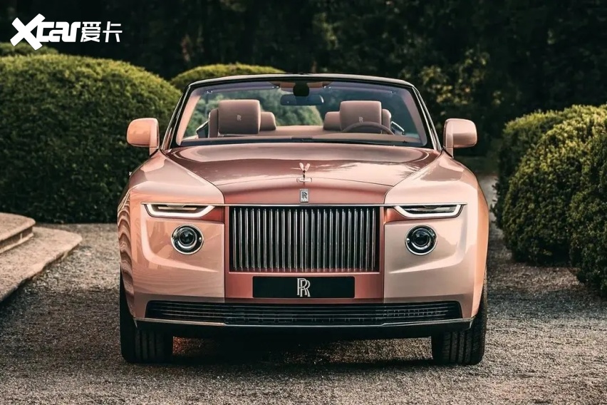 【e汽车】劳斯莱斯在埃斯特庄园正式亮相了第二辆浮影车型