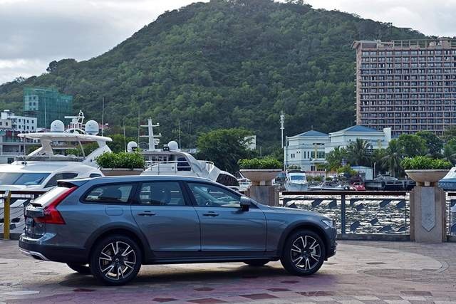 试沃尔沃V90 CC，整体质感出众，格调、实用完美兼并
