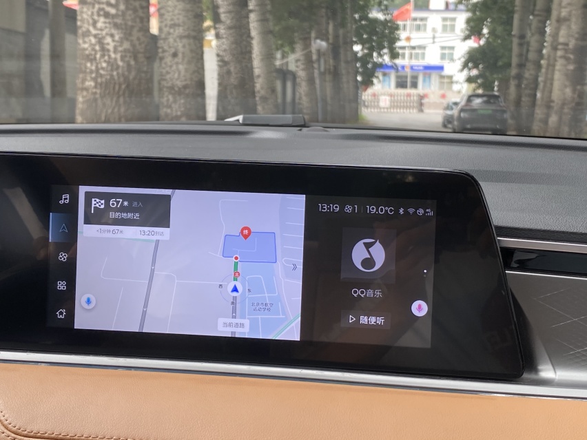 00后入职逗斗车，面试差点把车开进局子里