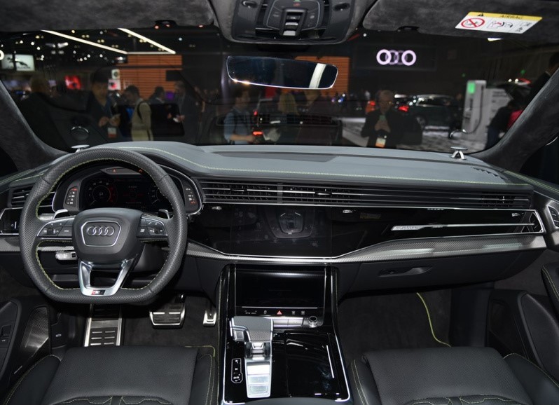 奥迪最快量产SUV RSQ8性能媲美Urus