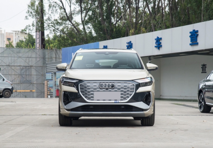 实力对比奥迪Q4 e-tron与宝马iX3谁是电动SUV王者？