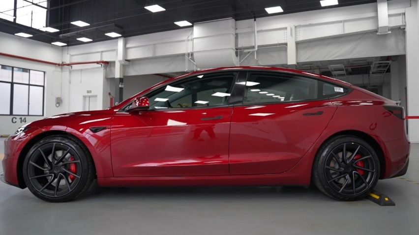 多处改动都在哪？静态品鉴Model 3高性能版，想试驾的心蠢蠢欲动