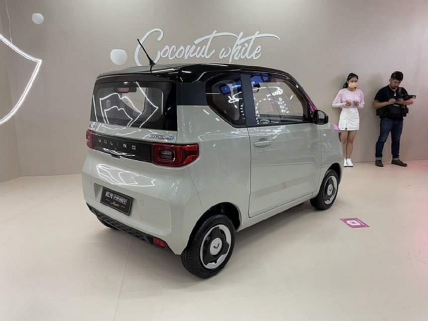 宏光MINIEV马卡龙秋色上市，新增两款配色，外观时尚可爱