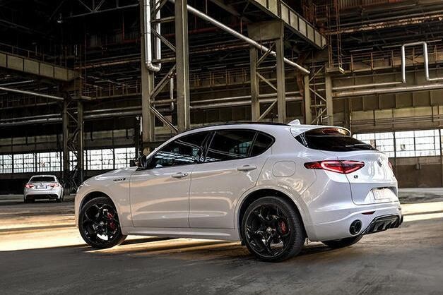 阿尔法罗密欧Stelvio Veloce Ti版官图发布