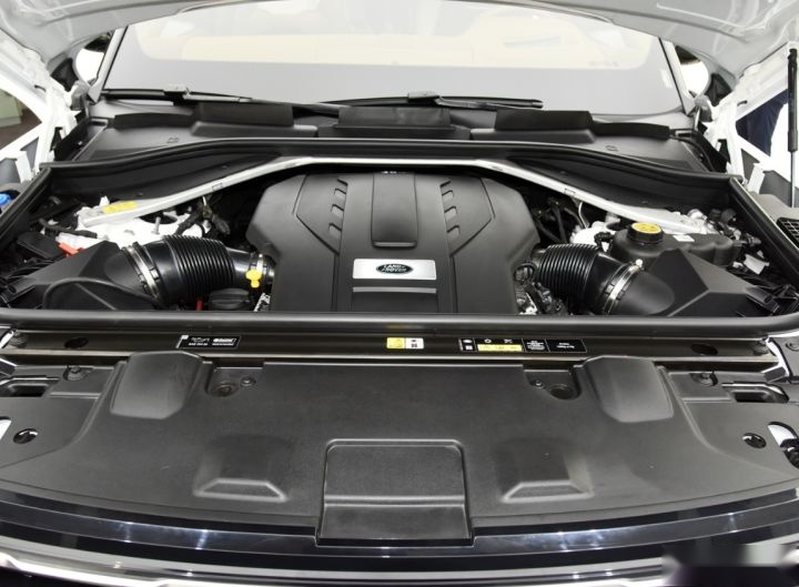 4.4T V8双涡轮，内饰壕无人性，全新路虎揽胜系列成都车展正式上市