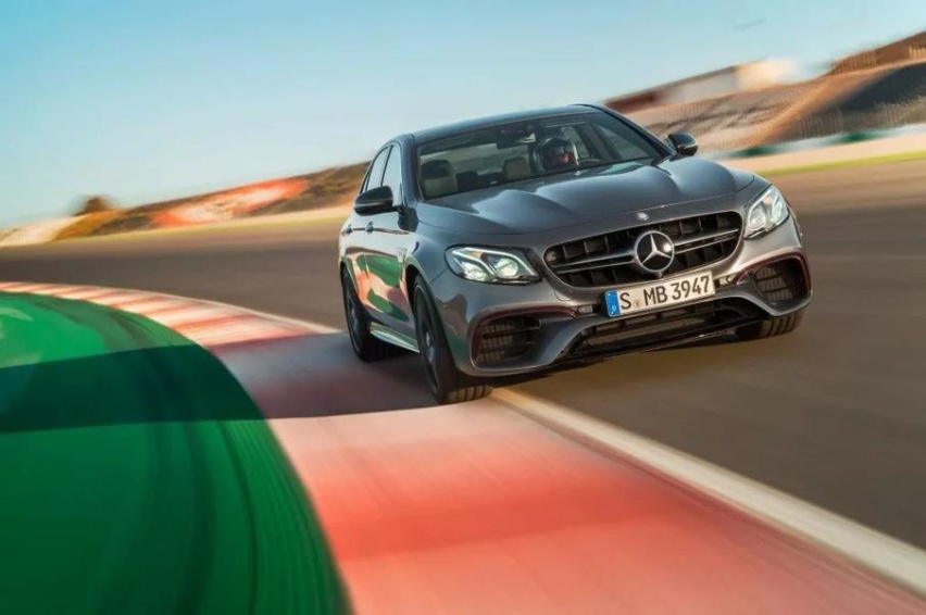 156.08万的奔驰AMG E63S上市：买它你是疯了吗？对