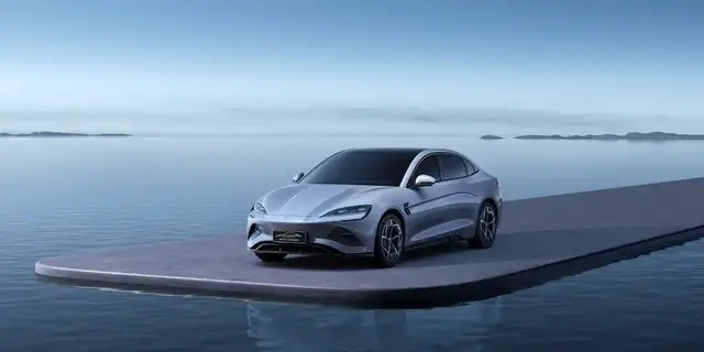 比亚迪海豹很“Strong”，但真打不过特斯拉Model3的“虚胖”